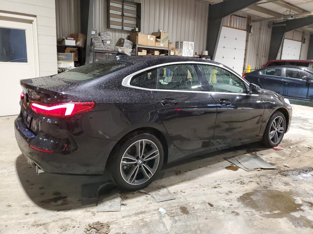 Obraz 3 z 2022 BMW 228XI  2022 z VIN WBA73AK00N7K19996