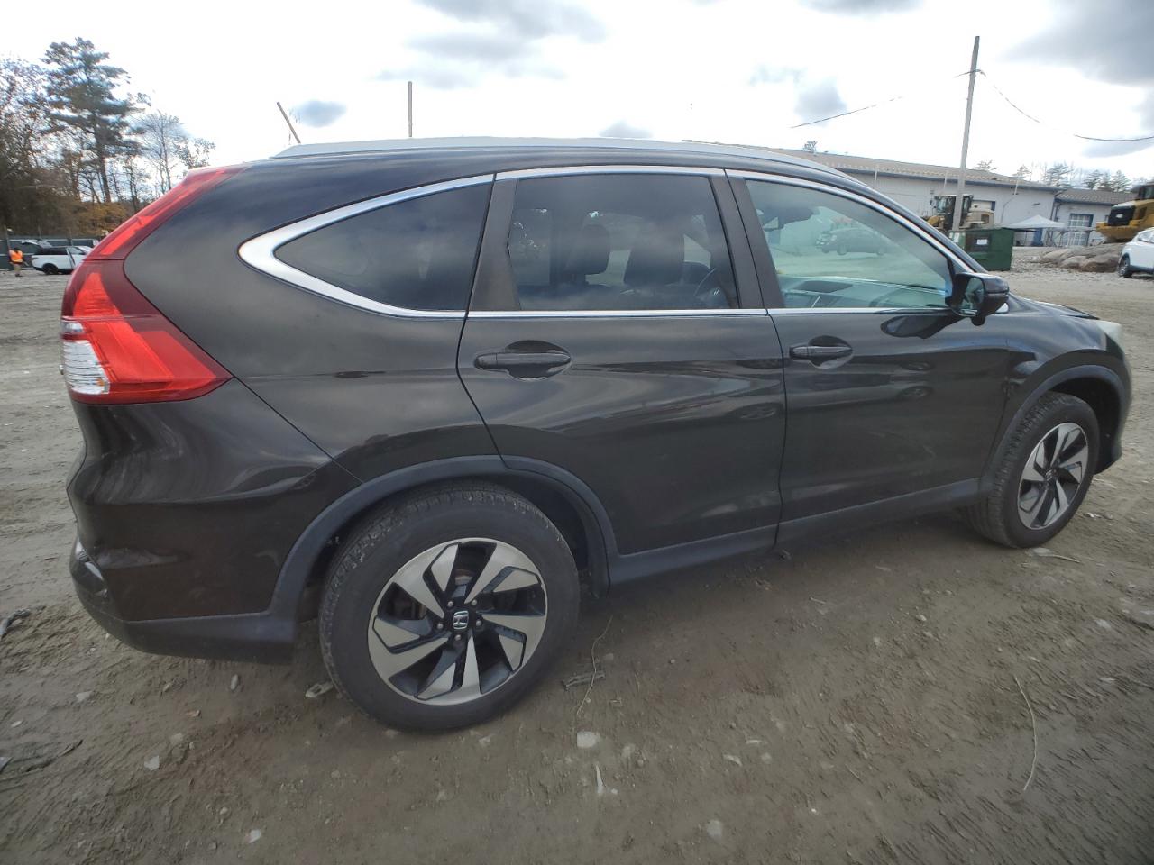 Image 3 of 2016 HONDA CR-V TOURING 2016 with VIN 5J6RM4H92GL015429
