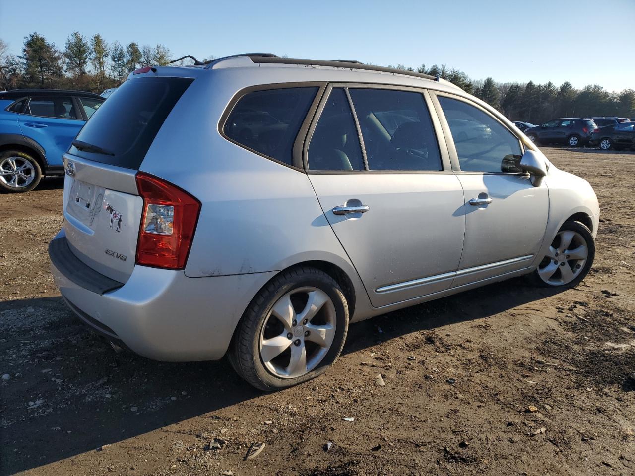 Obraz 3 z 2007 KIA RONDO LX 2007 z VIN KNAFG526977114422