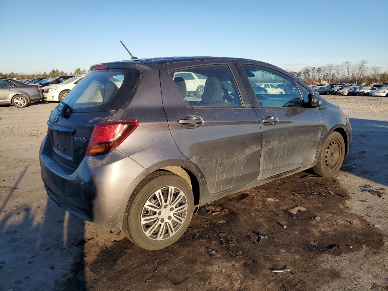 Obraz 3 z 2017 TOYOTA YARIS L 2017 z VIN VNKKTUD33HA080936