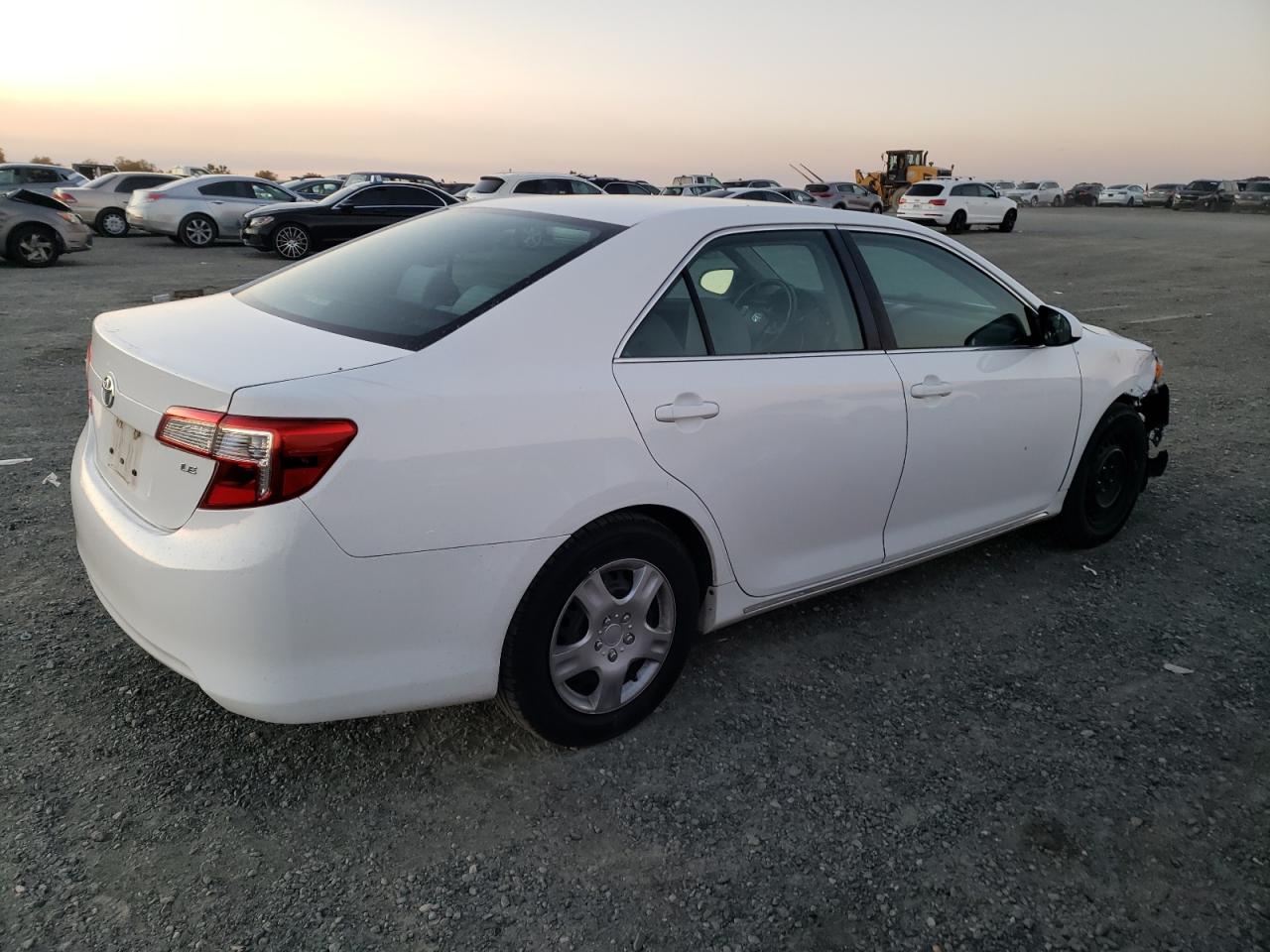 Изображение 3 2014 TOYOTA CAMRY L 2014 с VIN 4T4BF1FK9ER441925