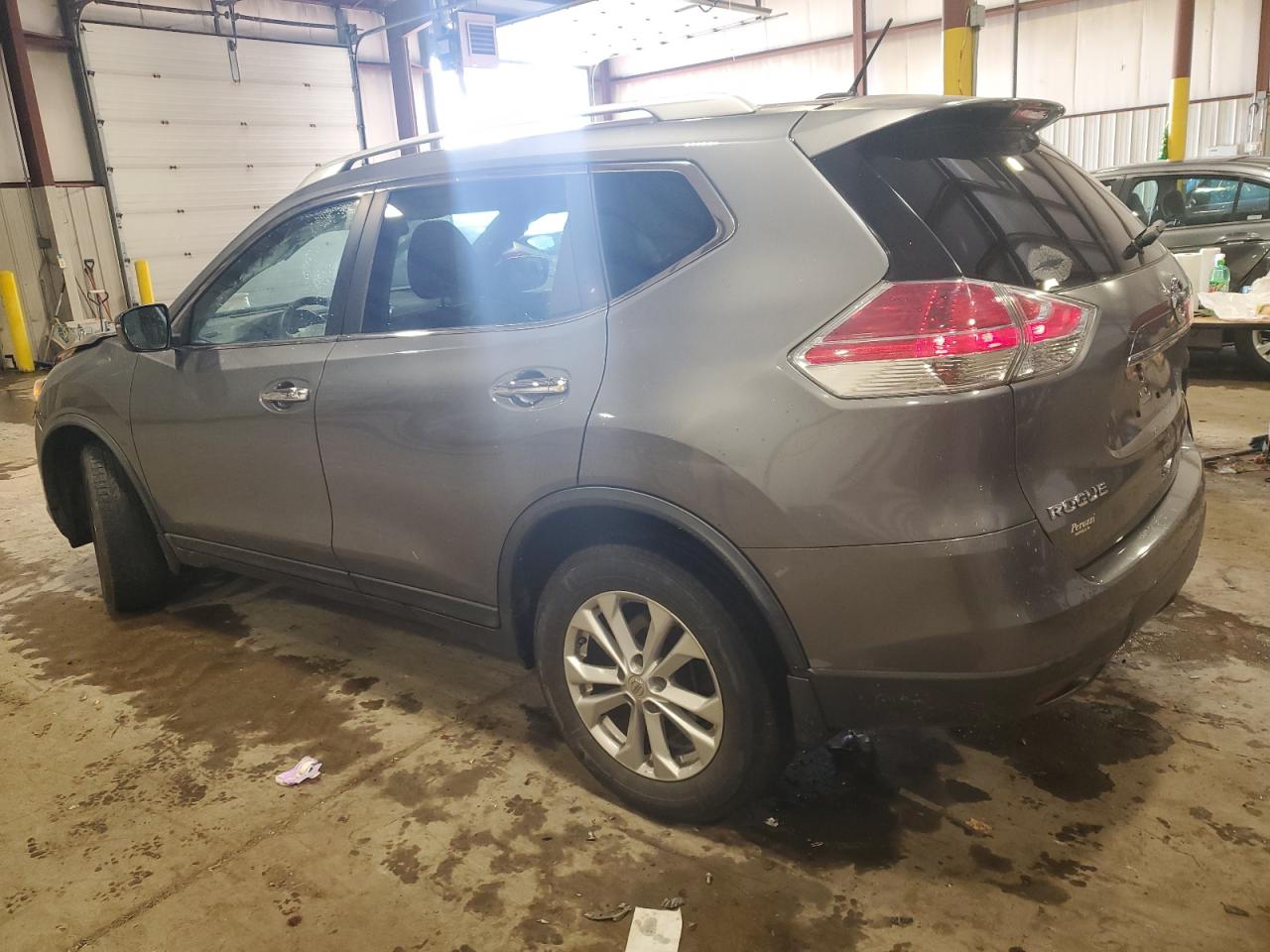 Изображение 2 2015 NISSAN ROGUE S 2015 с VIN KNMAT2MV1FP572983