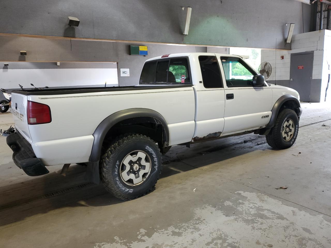 Изображение 3 2000 CHEVROLET S TRUCK S10 2000 с VIN 1GCCT19W5Y8209653