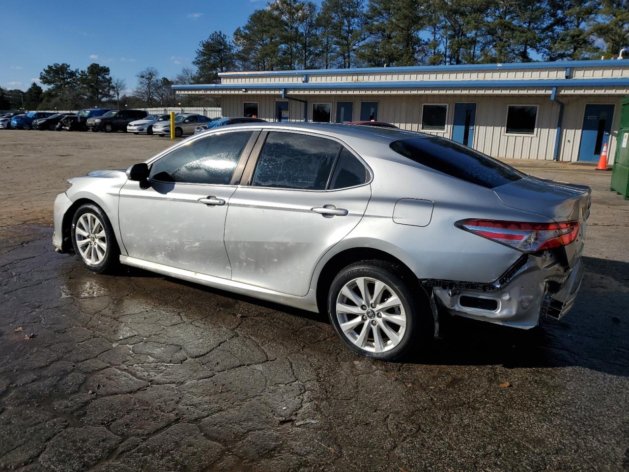 Изображение 2 2018 TOYOTA CAMRY L 2018 с VIN 4T1B11HK6JU590437