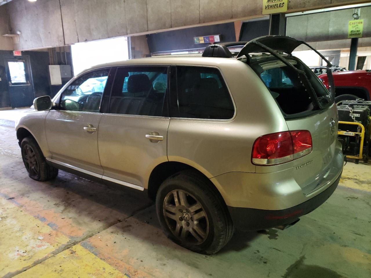 Image 2 of 2004 VOLKSWAGEN TOUAREG 4.2 2004 with VIN WVGCM77L24D043419