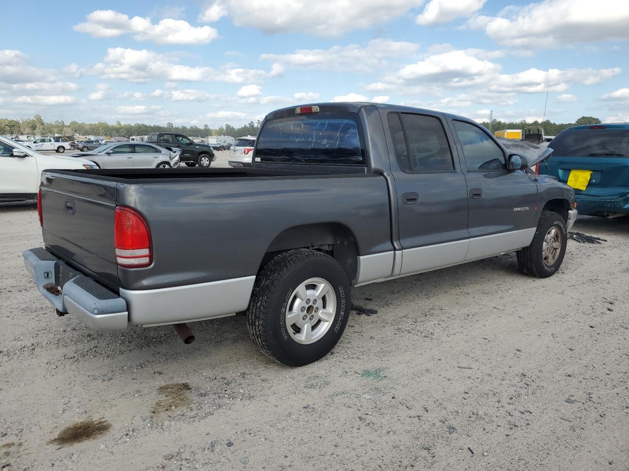 Obraz 3 z 2002 DODGE DAKOTA QUAD SLT 2002 z VIN 1B7HL48N82S550958