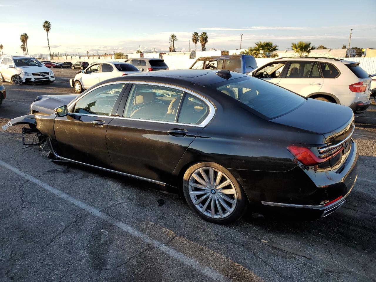 Obraz 2 z 2022 BMW 740 I 2022 z VIN WBA7T2C07NCK93444