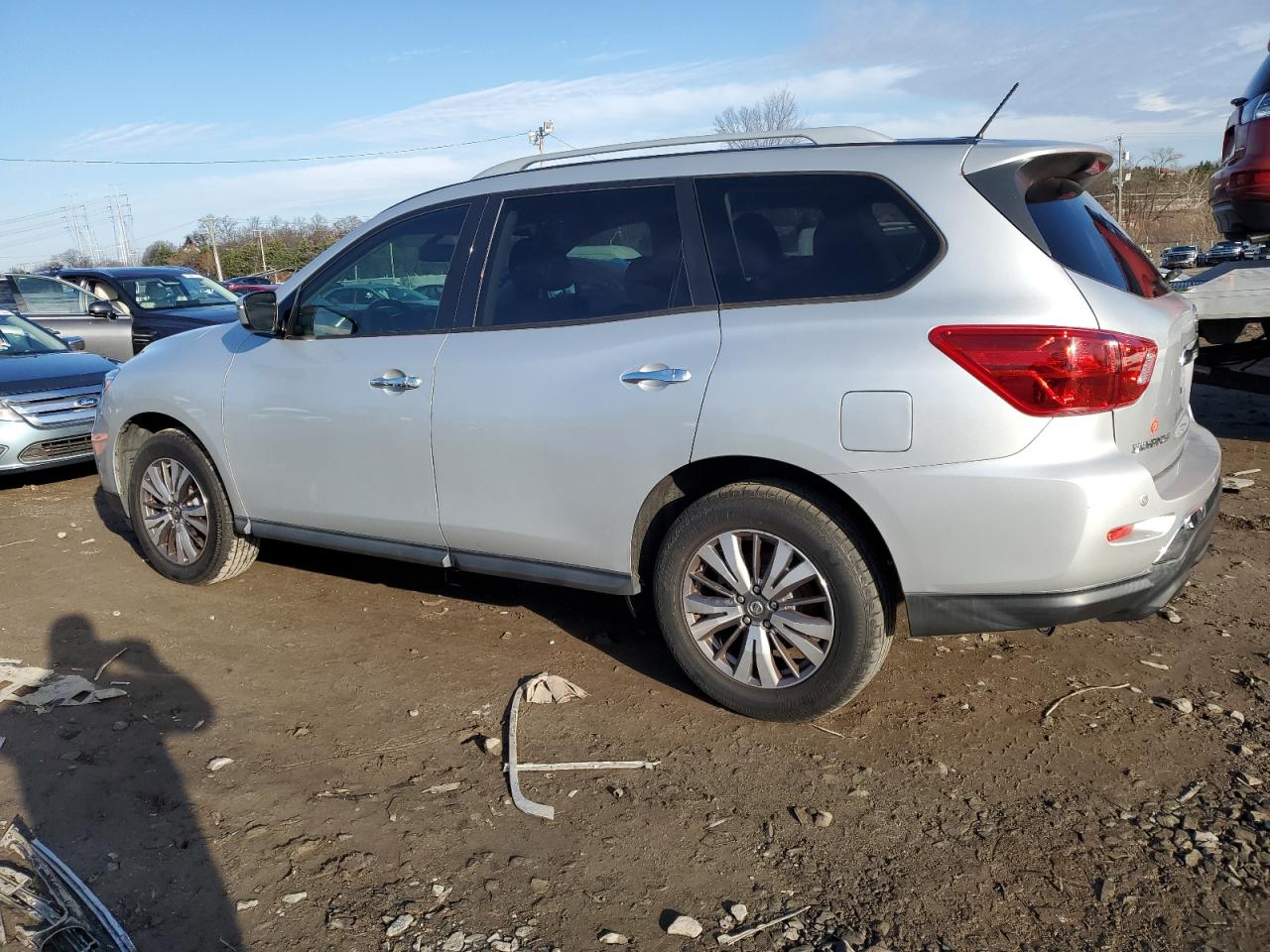 Image 2 of 2018 NISSAN PATHFINDER S 2018 with VIN 5N1DR2MM7JC654585