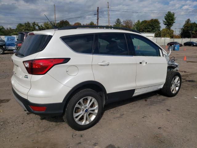 Image 3 of 2019 FORD ESCAPE SEL 2019 with VIN 1FMCU9HD4KUB44428