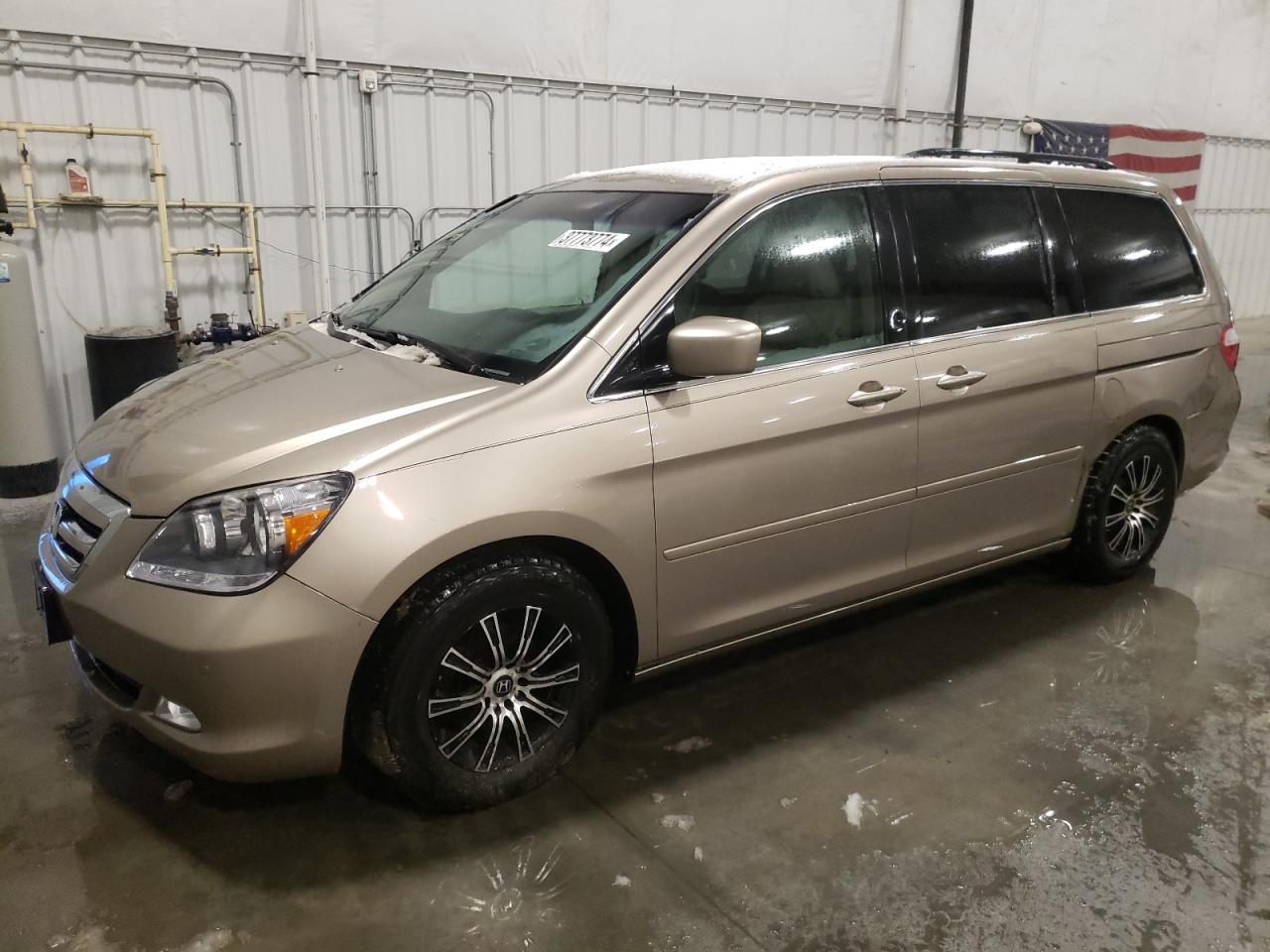 Image 1 of 2005 HONDA ODYSSEY TOURING 2005 with VIN 5FNRL38855B067910