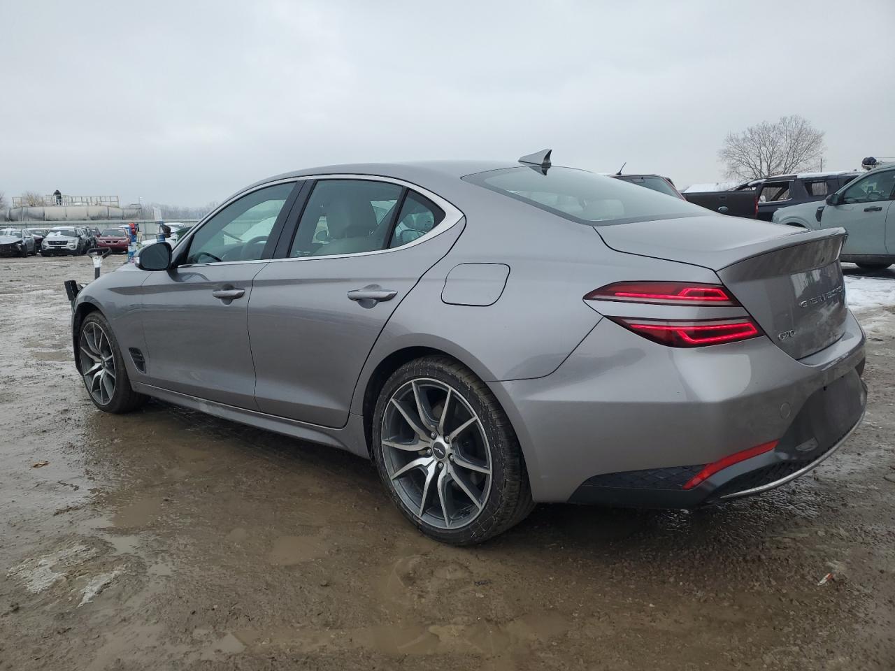 Изображение 2 2023 GENESIS G70 BASE 2023 с VIN KMTG34TA4PU122222