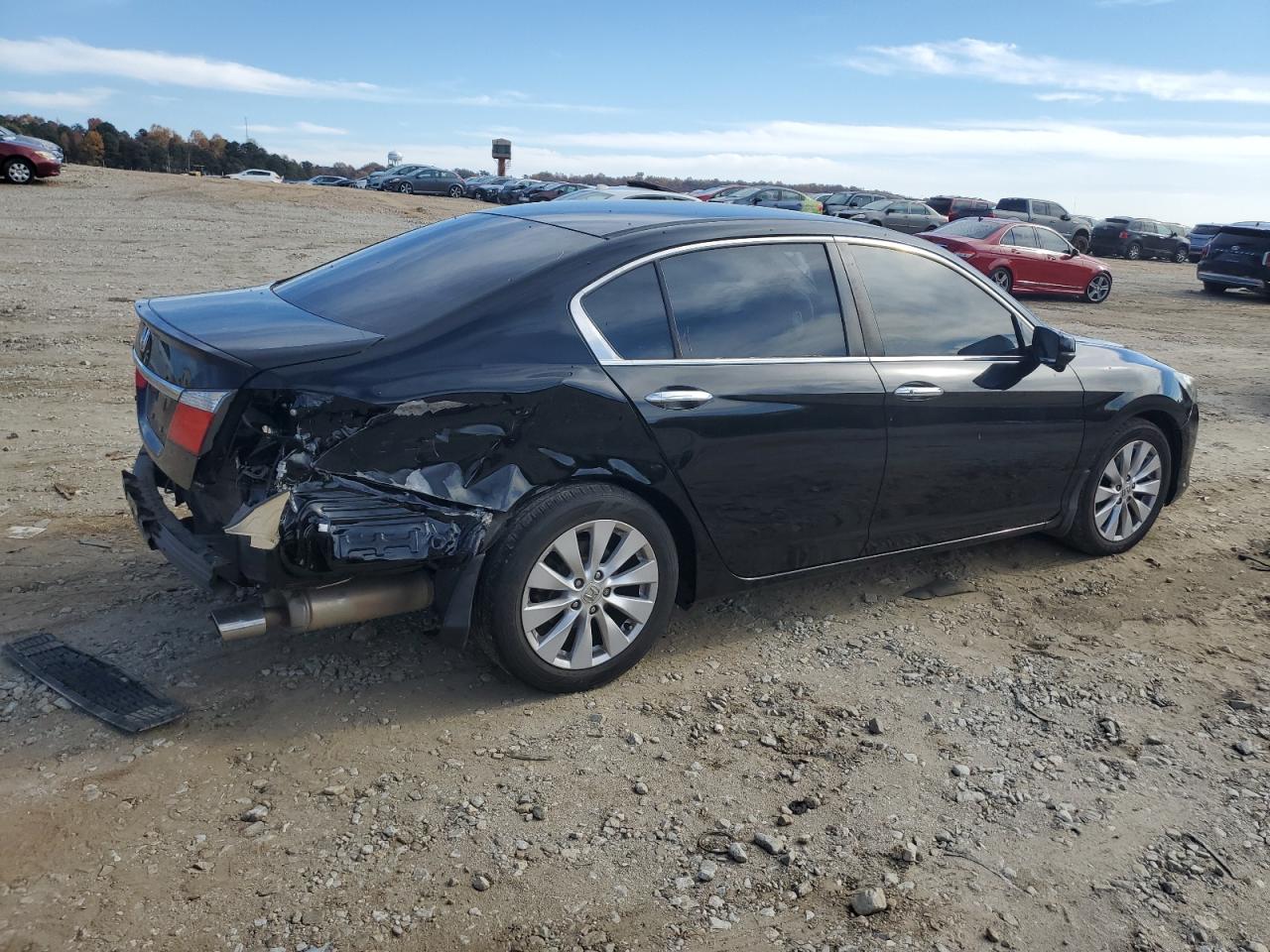 Image 3 of 2015 HONDA ACCORD EX 2015 with VIN 1HGCR2F70FA070119