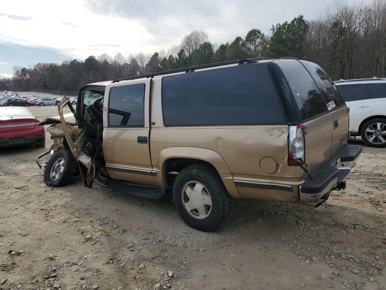 Изображение 2 1999 CHEVROLET SUBURBAN K1500 1999 с VIN 3GNFK16R1XG161177
