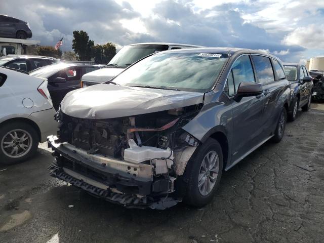 Изображение 1 2021 TOYOTA SIENNA LE 2021 с VIN 5TDKRKEC3MS027354