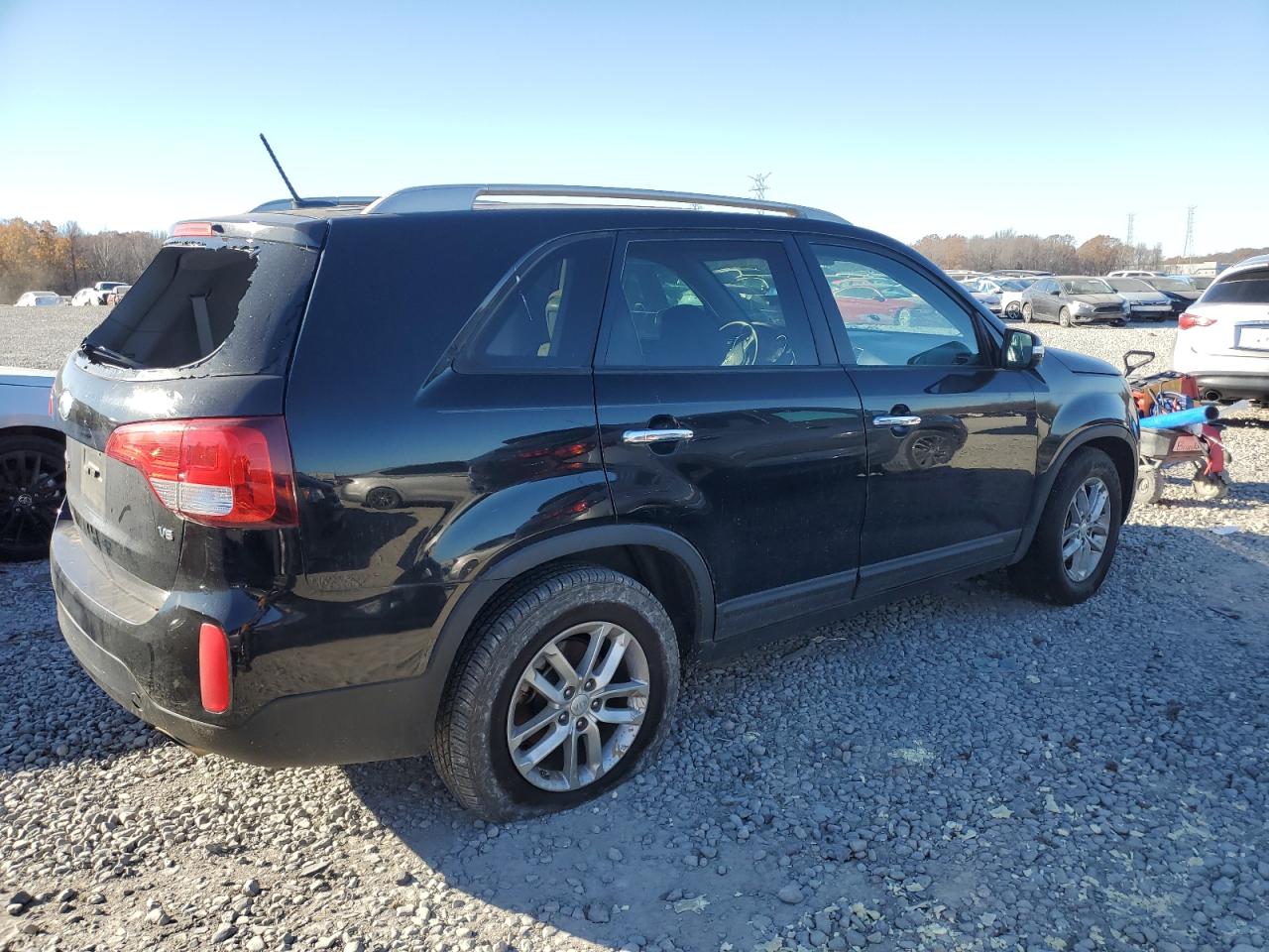 Image 3 of 2015 KIA SORENTO LX 2015 with VIN 5XYKT4A79FG598045
