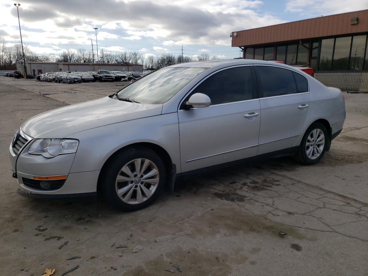 Изображение 1 2010 VOLKSWAGEN PASSAT KOMFORT 2010 с VIN WVWJK7AN9AE068450