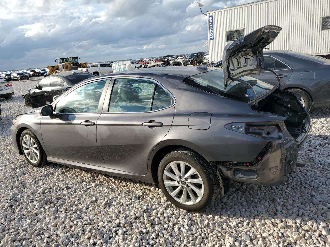 Изображение 2 2023 TOYOTA CAMRY LE 2023 с VIN 4T1C11AK0PU725936