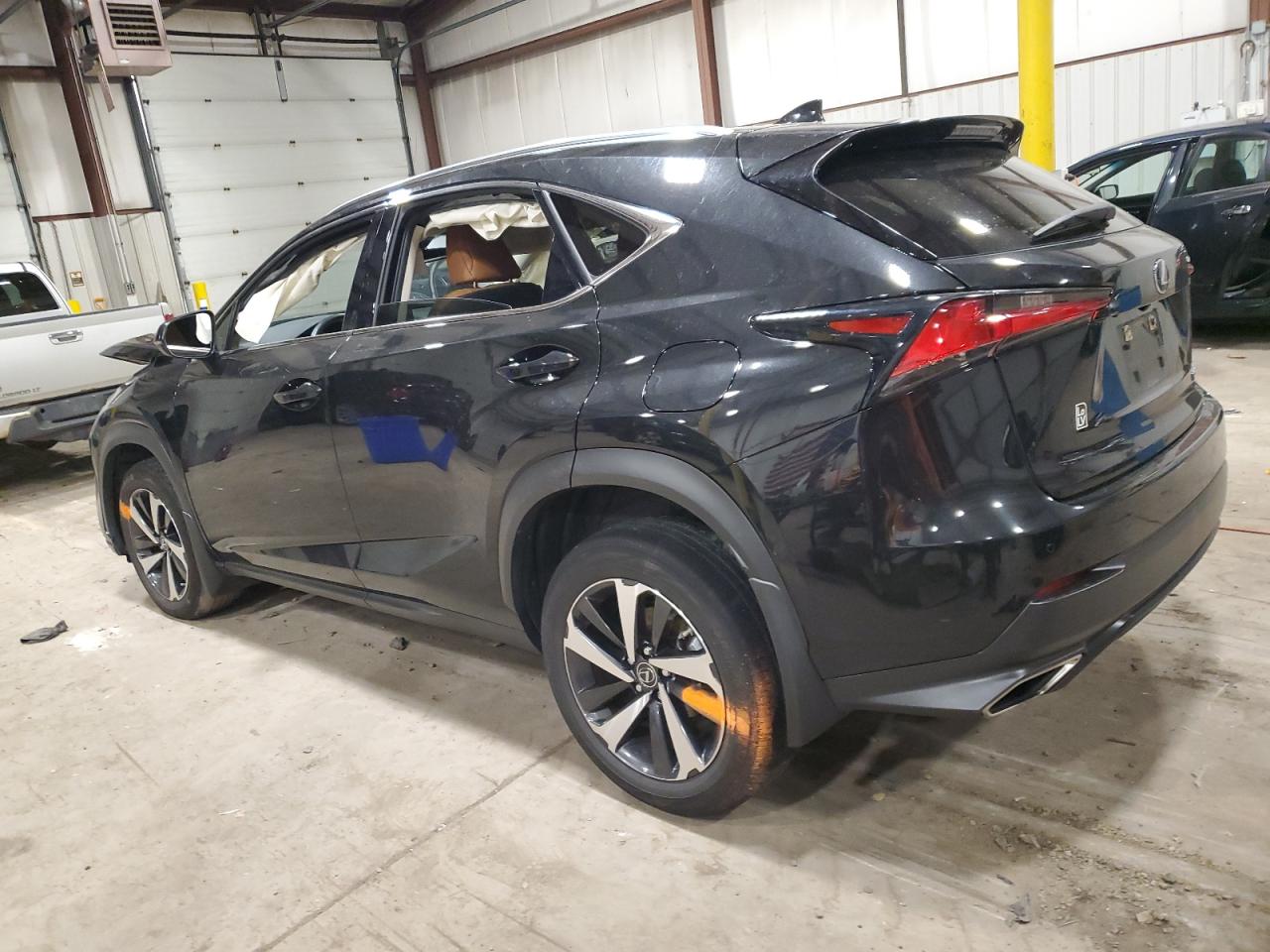 Obraz 2 z 2021 LEXUS NX 300 BASE 2021 z VIN JTJGARDZ1M5029862