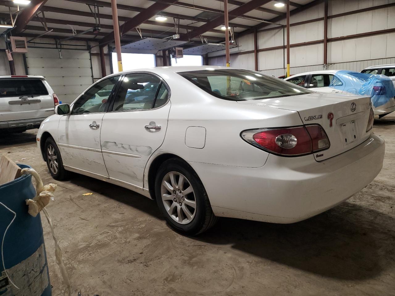 Image 2 of 2002 LEXUS ES 300 2002 with VIN JTHBF30G525023185
