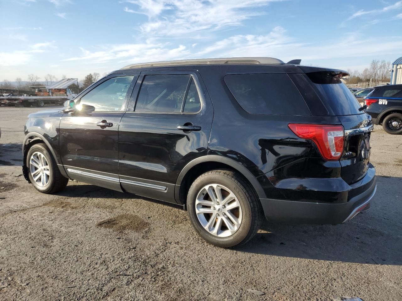 Изображение 2 2017 FORD EXPLORER XLT 2017 с VIN 1FM5K7DH8HGB05456