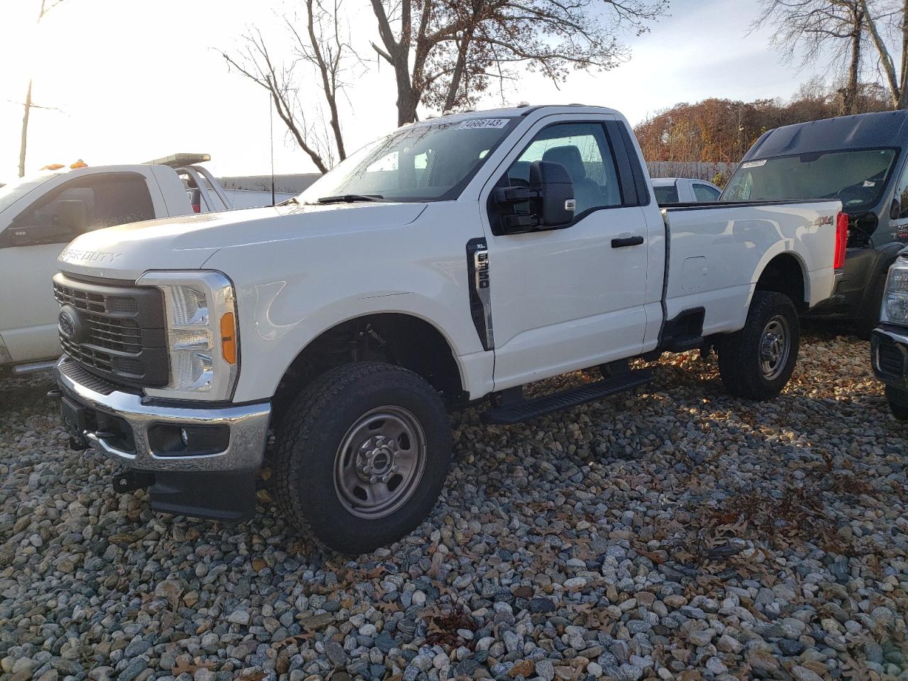 Obraz 2023 FORD F350 SUPER DUTY 2023