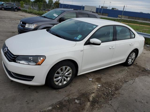 Image 1 of 2014 VOLKSWAGEN PASSAT S 2014 with VIN 1VWAS7A30EC114700