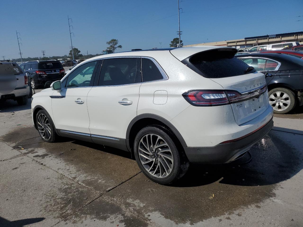 Изображение 2 2020 LINCOLN NAUTILUS RESERVE 2020 с VIN 2LMPJ6K9XLBL06247