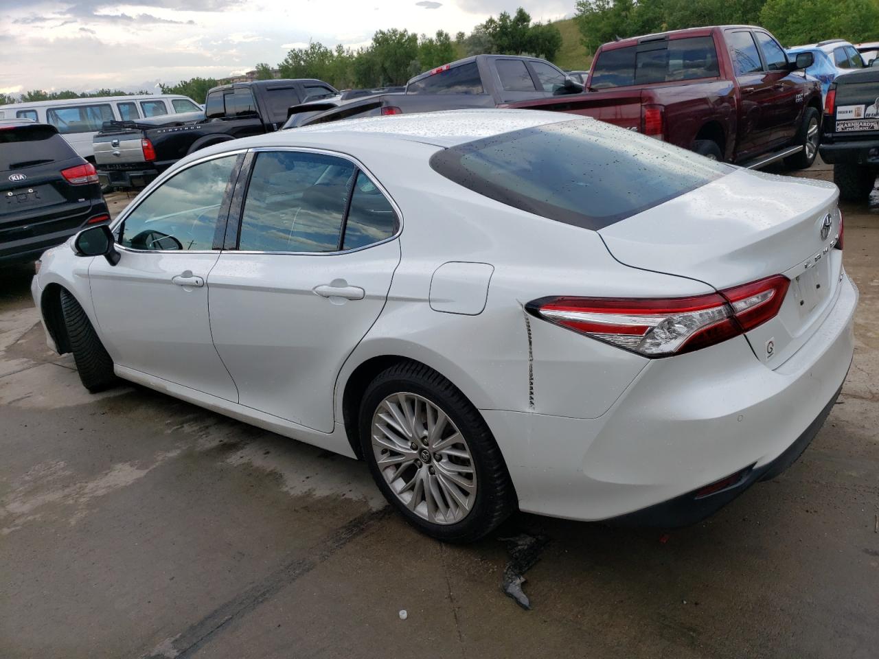 Obraz 2 z 2018 TOYOTA CAMRY L 2018 z VIN 4T1B11HK0JU007554