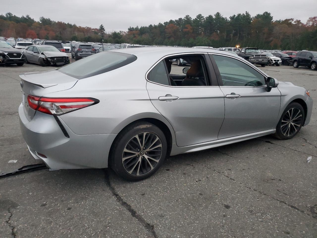 Obraz 3 z 2018 TOYOTA CAMRY L 2018 z VIN 4T1B11HK9JU072421