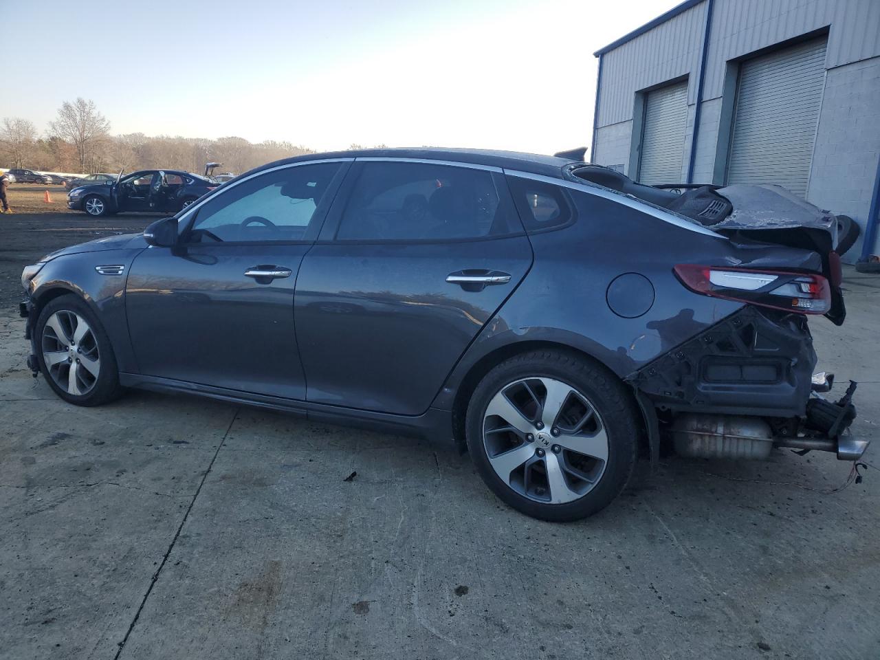 Obraz 2 z 2019 KIA OPTIMA LX 2019 z VIN 5XXGT4L3XKG327803