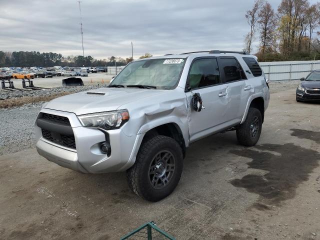 Изображение 1 2020 TOYOTA 4RUNNER SR5/SR5 PREMIUM 2020 с VIN JTEBU5JR2L5782909