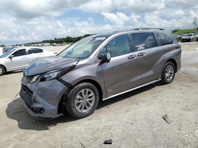 2021 TOYOTA SIENNA LE 2021 image
