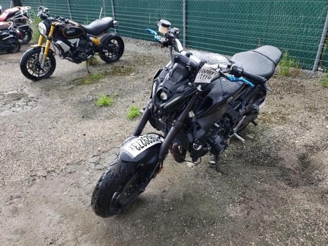 Obraz 2 z 2021 YAMAHA MT09  2021 z VIN JYARN71E2MA001237