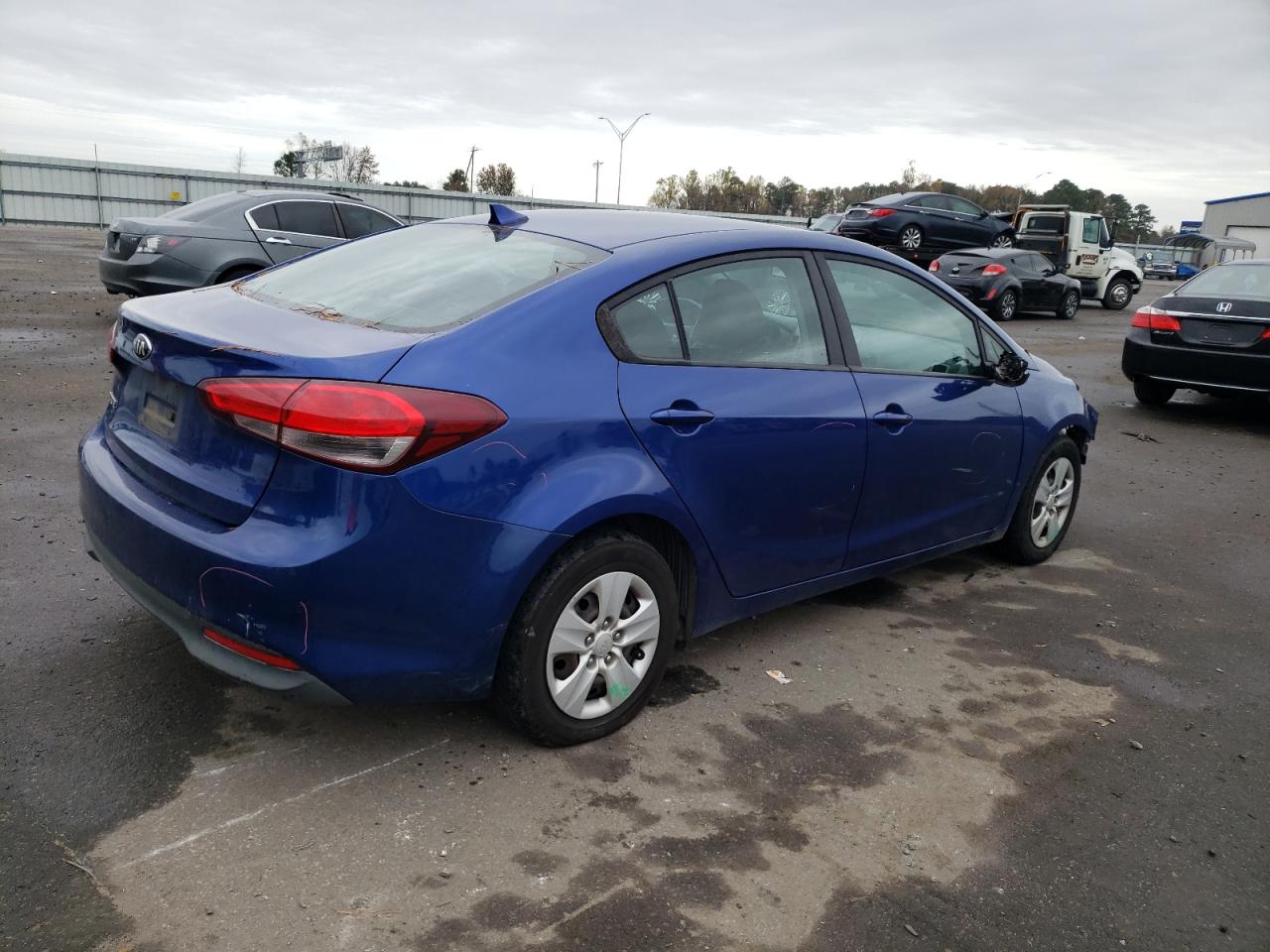 Obraz 3 z 2017 KIA FORTE LX 2017 z VIN 3KPFK4A71HE048407