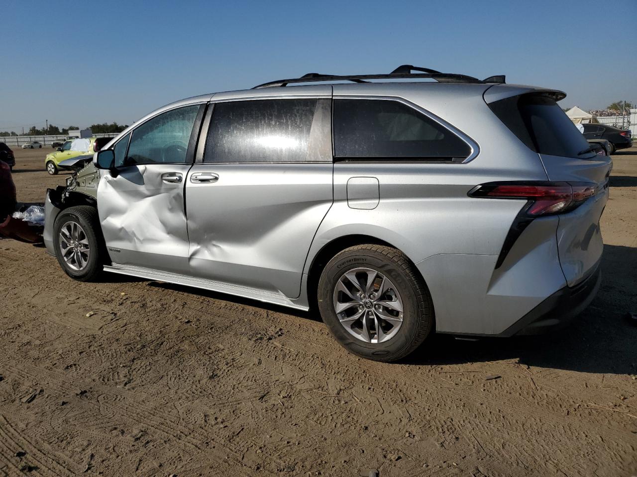 Obraz 2 z 2021 TOYOTA SIENNA LE 2021 z VIN 5TDBRKEC5MS030207