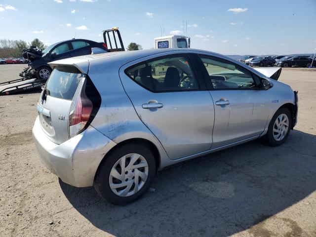 Image 3 of 2015 TOYOTA PRIUS C  2015 with VIN JTDKDTB38F1578873