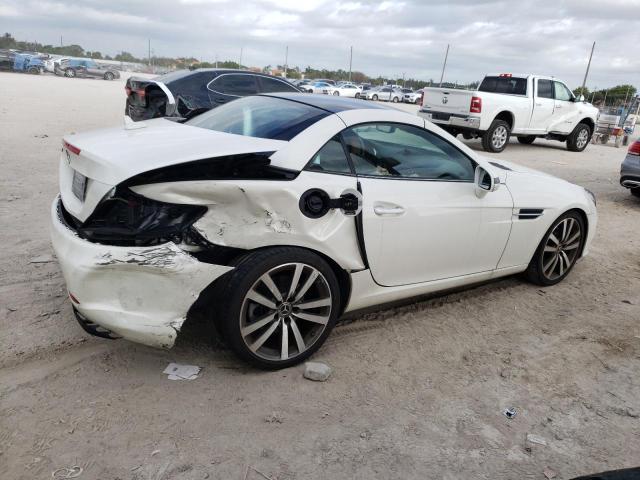Image 3 of 2020 MERCEDES-BENZ SLC 300 2020 with VIN WDDPK3JA0LF167807