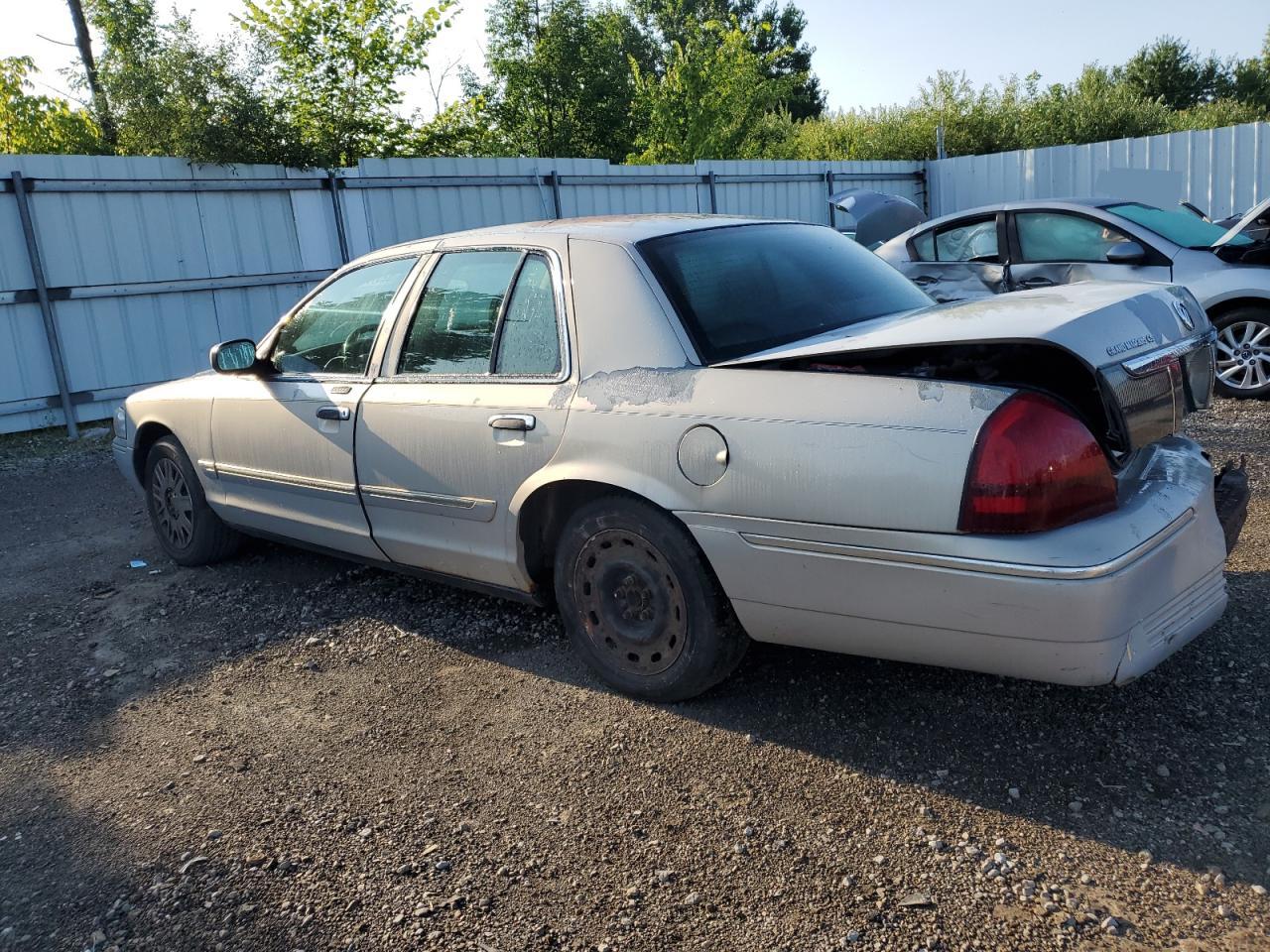 Image 2 of Mercury Grand Marquis Gs 2008 with VIN 2MEFM74V68X627133