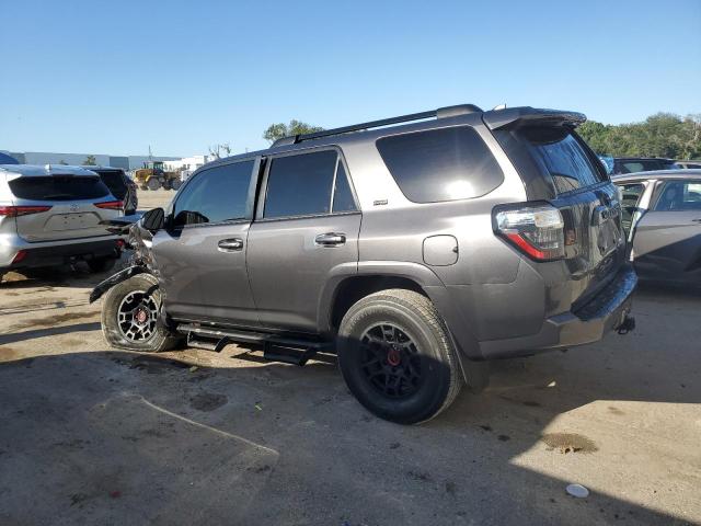 Obraz 2 z 2020 TOYOTA 4RUNNER SR5 2020 z VIN JTEZU5JR2L5220183