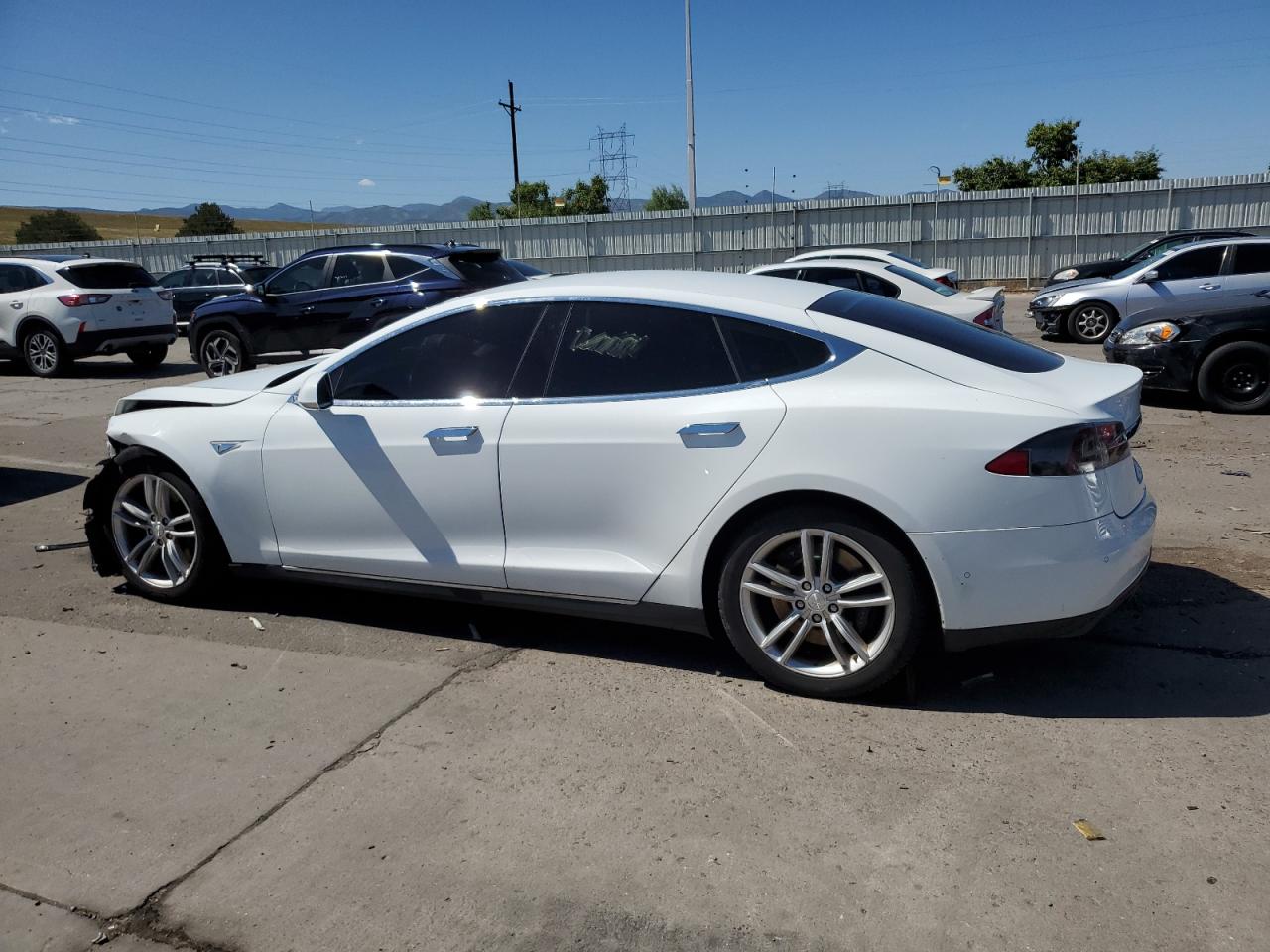 Image 2 of Tesla Model S 2016 with VIN 5YJSA1E23GF132395