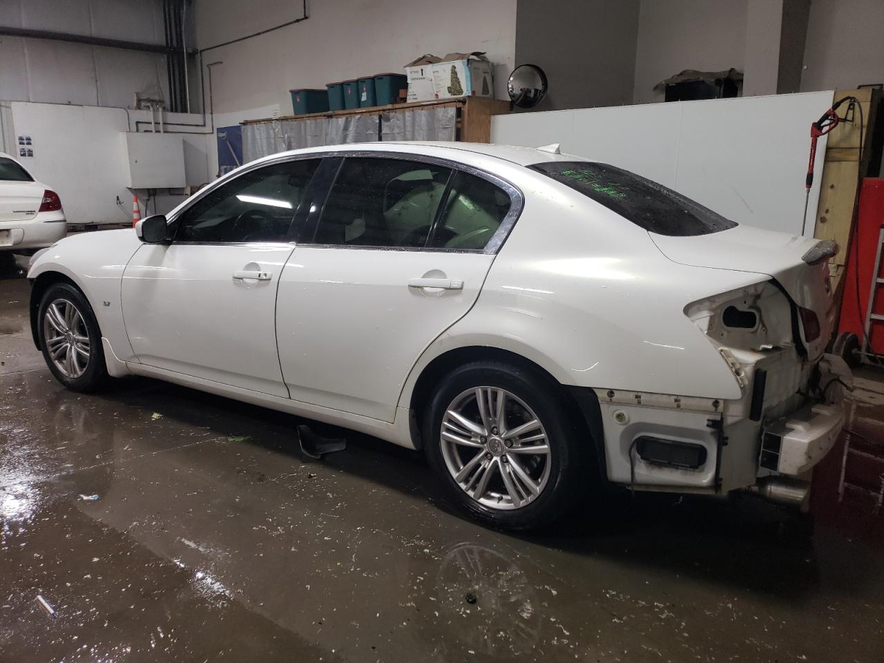 Image 2 of 2015 INFINITI Q40  2015 with VIN JN1CV6AR4FM650811