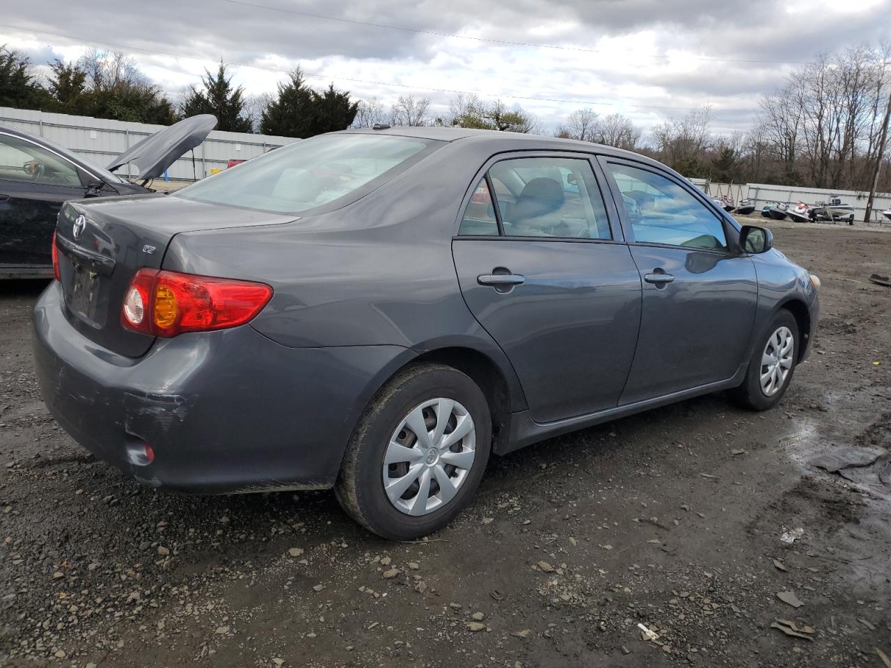 Obraz 3 z 2010 TOYOTA COROLLA BASE 2010 z VIN 2T1BU4EE4AC483184