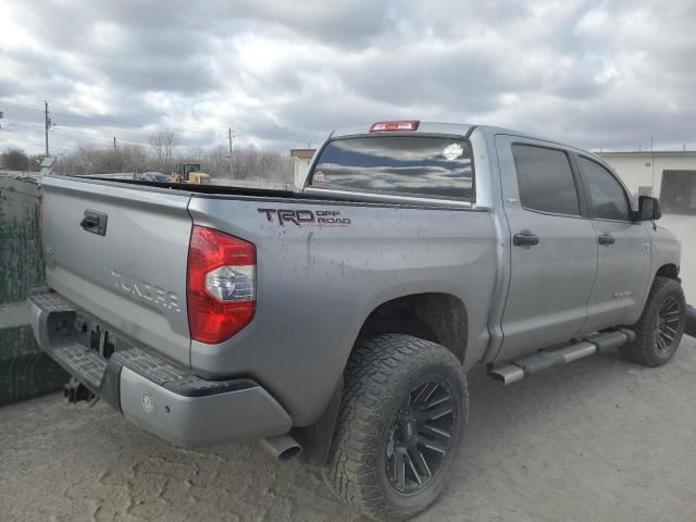 Obraz 3 z 2017 TOYOTA TUNDRA CREWMAX SR5 2017 z VIN 5TFDW5F17HX612230