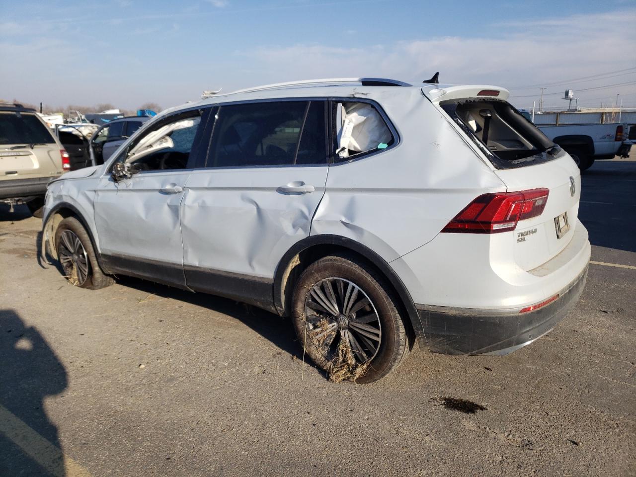 Image 2 of 2019 VOLKSWAGEN TIGUAN SE 2019 with VIN 3VV2B7AX4KM031437