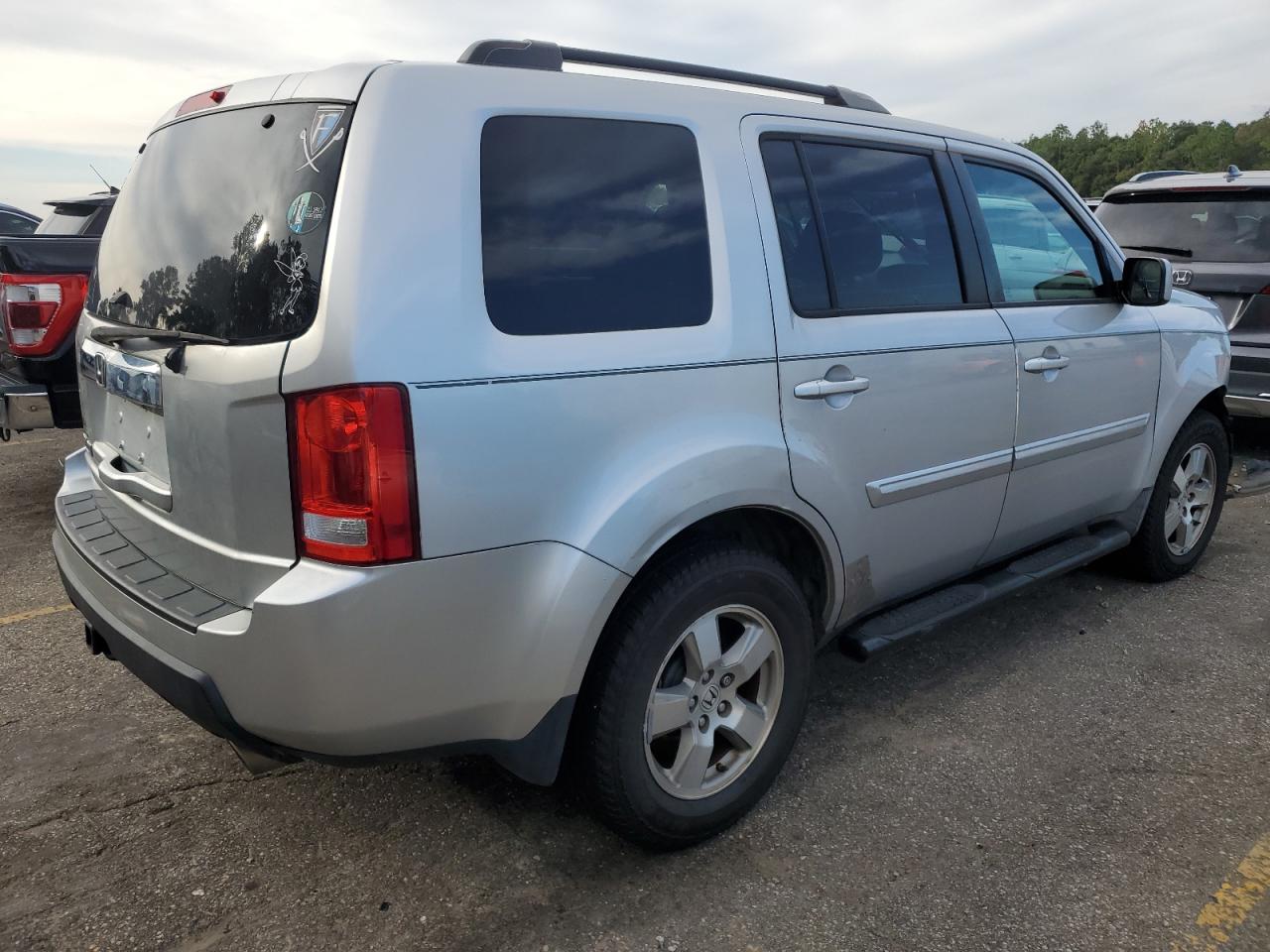 Image 3 of 2010 HONDA PILOT EXL 2010 with VIN 5FNYF3H64AB002249