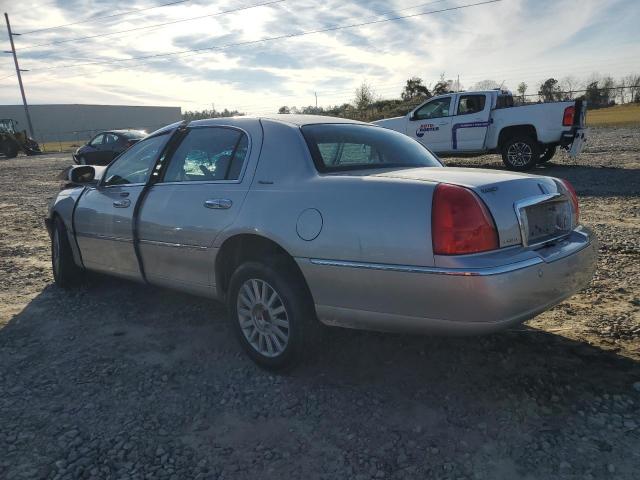 Obraz 2 z 2004 LINCOLN TOWN CAR EXECUTIVE 2004 z VIN 1LNHM81WX4Y653804