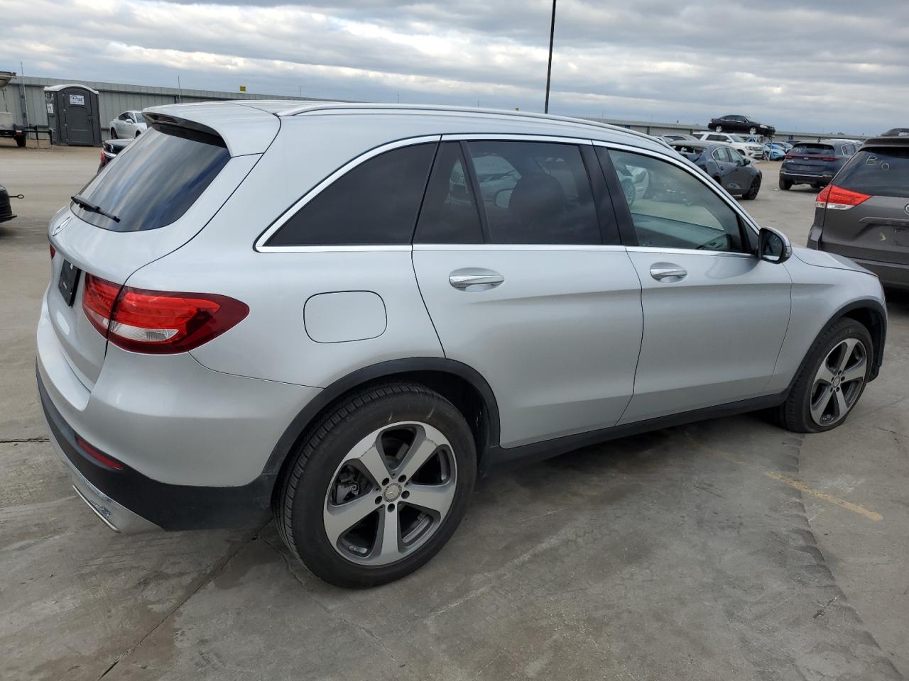 Image 3 of 2016 MERCEDES-BENZ GLC 300 2016 with VIN WDC0G4JB7GF008746