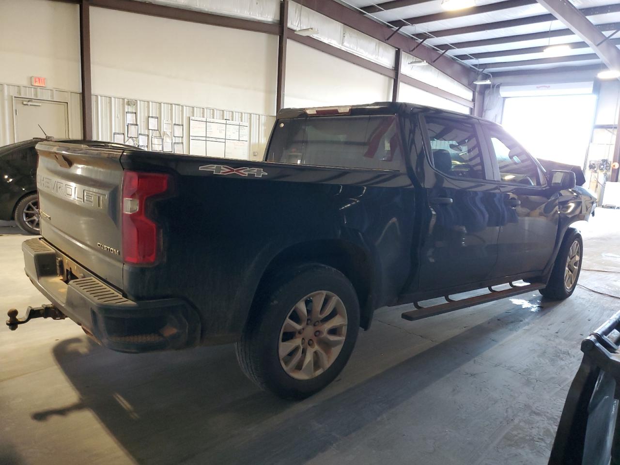 Image 3 of 2019 CHEVROLET SILVERADO K1500 CUSTOM 2019 with VIN 1GCUYBEF9KZ174893