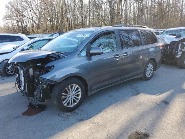 Image 1 of 2019 TOYOTA SIENNA SE 2019 with VIN 5TDXZ3DCXKS973882