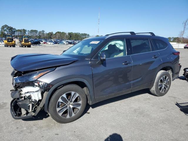 Image 1 of 2022 TOYOTA HIGHLANDER XLE 2022 with VIN 5TDGZRAH9NS117206